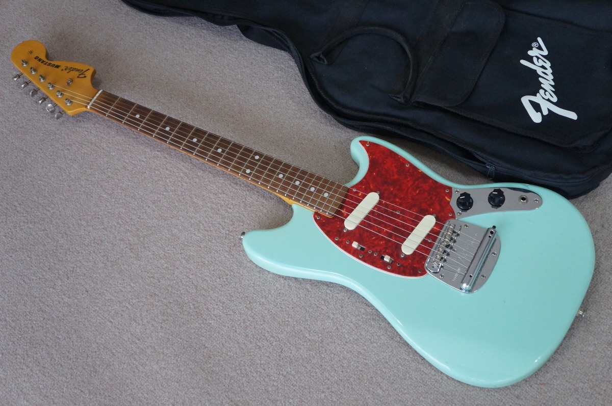 Yahoo!オークション - Fender Japan mustang MG69 Sonic Blue Yahoo!オークション - Fender Japan mustang MG69 Sonic Blue