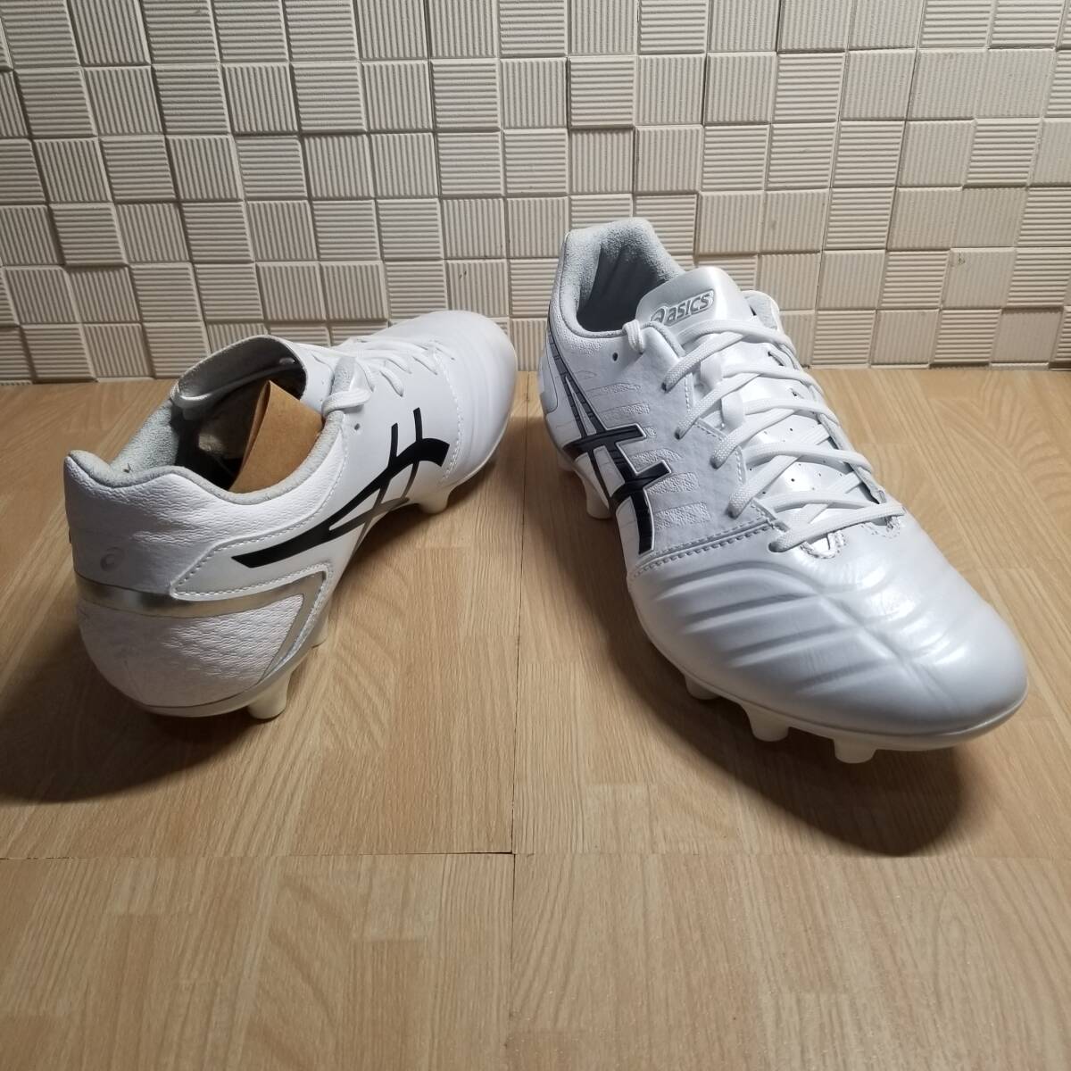 送料無料・新品未使用！！アシックス asics サッカーシューズ スパイク / DS LIGHT WIDE / 3Eワイド 定価14300円 24.5ｃｍ_画像4