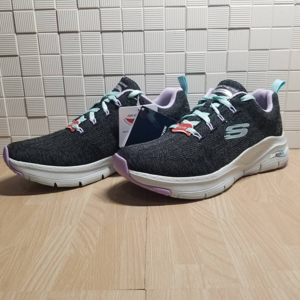 送料無料・新品未使用！！スケッチャーズ SKECHERS カジュアルシューズ スニーカー / ARCH FIT-COMFY WAVE / 黒 定価11990円 25.0ｃｍ_画像1