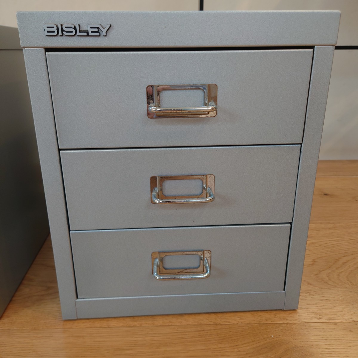 ★中古美品★ BISLEY ビスレー 12シリーズ A4 Cabinet 3段キャビネット グレー 2個セット_画像6