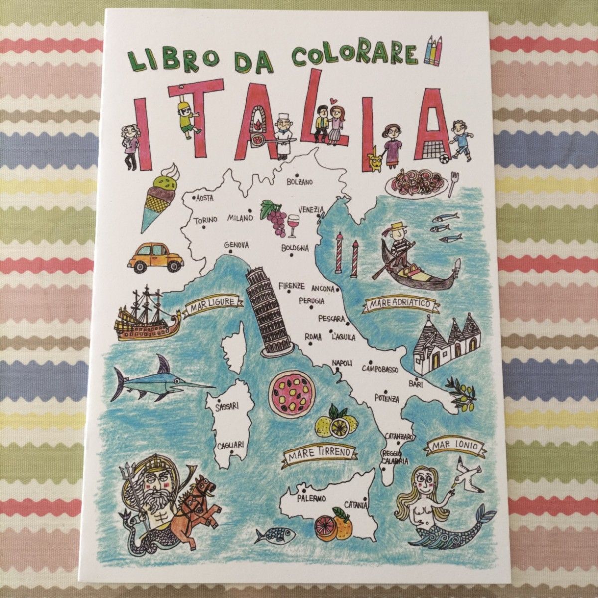 イタリアの塗り絵 "LIBRO DA COLORARE ITALIA" （イタリアを塗る本）　未使用新品