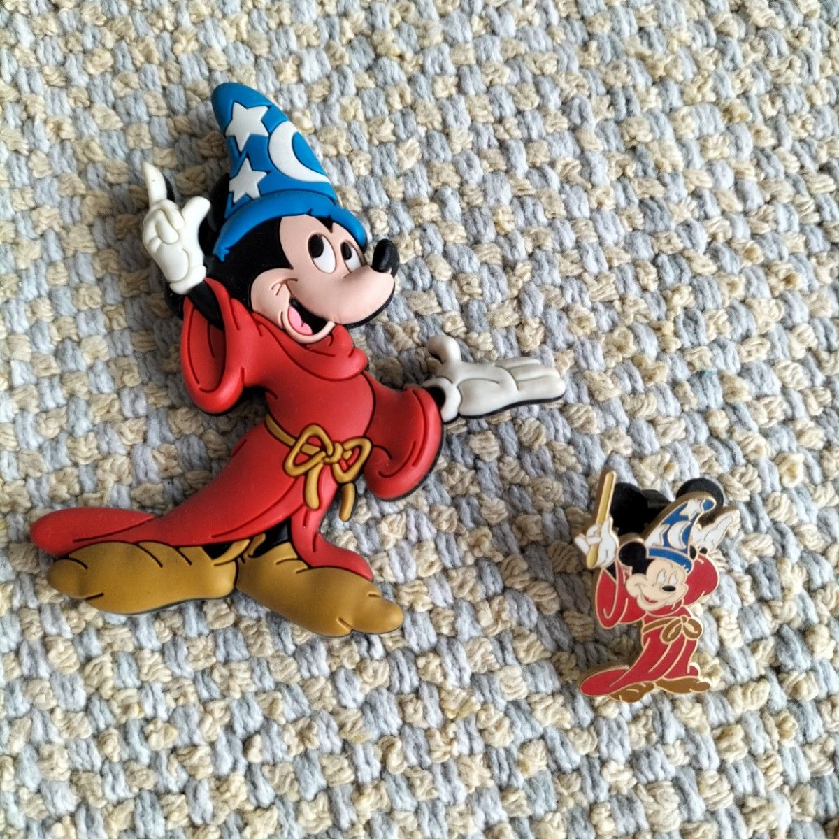 ミッキーマウス 魔法使いの弟子 ファンタジア マグネットと ミッキーマウス 魔法使いの弟子 ファンタジア マグネットと