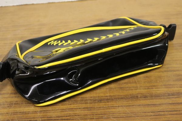 未使用 阪神タイガース エナメルバッグ ショルダーバッグ 超変革 ブラック イエロー バッグ 鞄 かばん ZA529の画像5