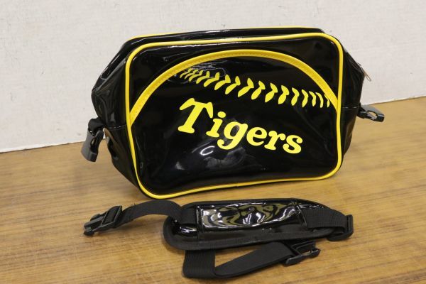 未使用 阪神タイガース エナメルバッグ ショルダーバッグ 超変革 ブラック イエロー バッグ 鞄 かばん ZA529の画像1