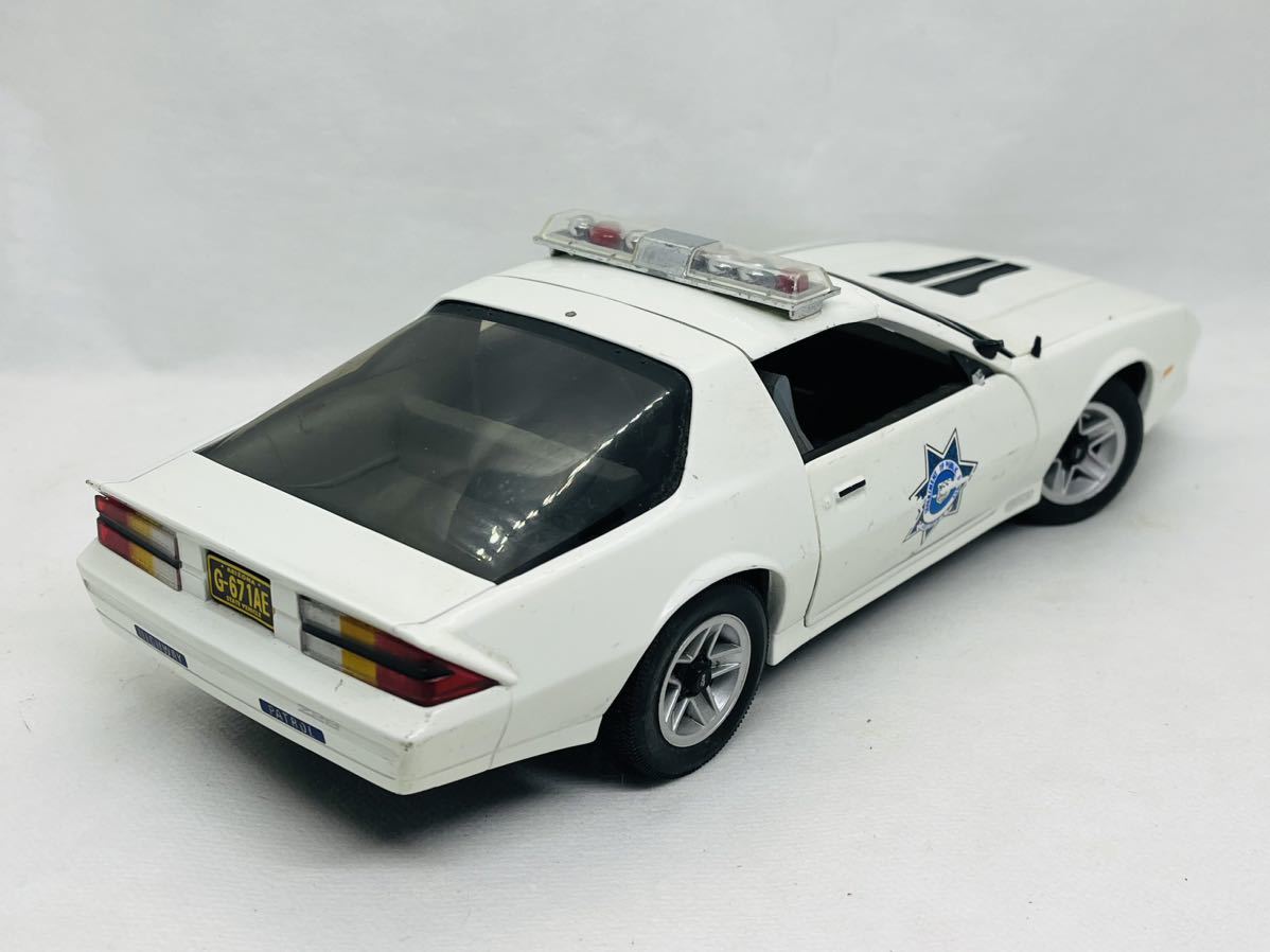 1/18 シボレーカマロ1982'アリゾナ警察パトカー SunStar 大型精密モデル(京商・オートアート)_画像3