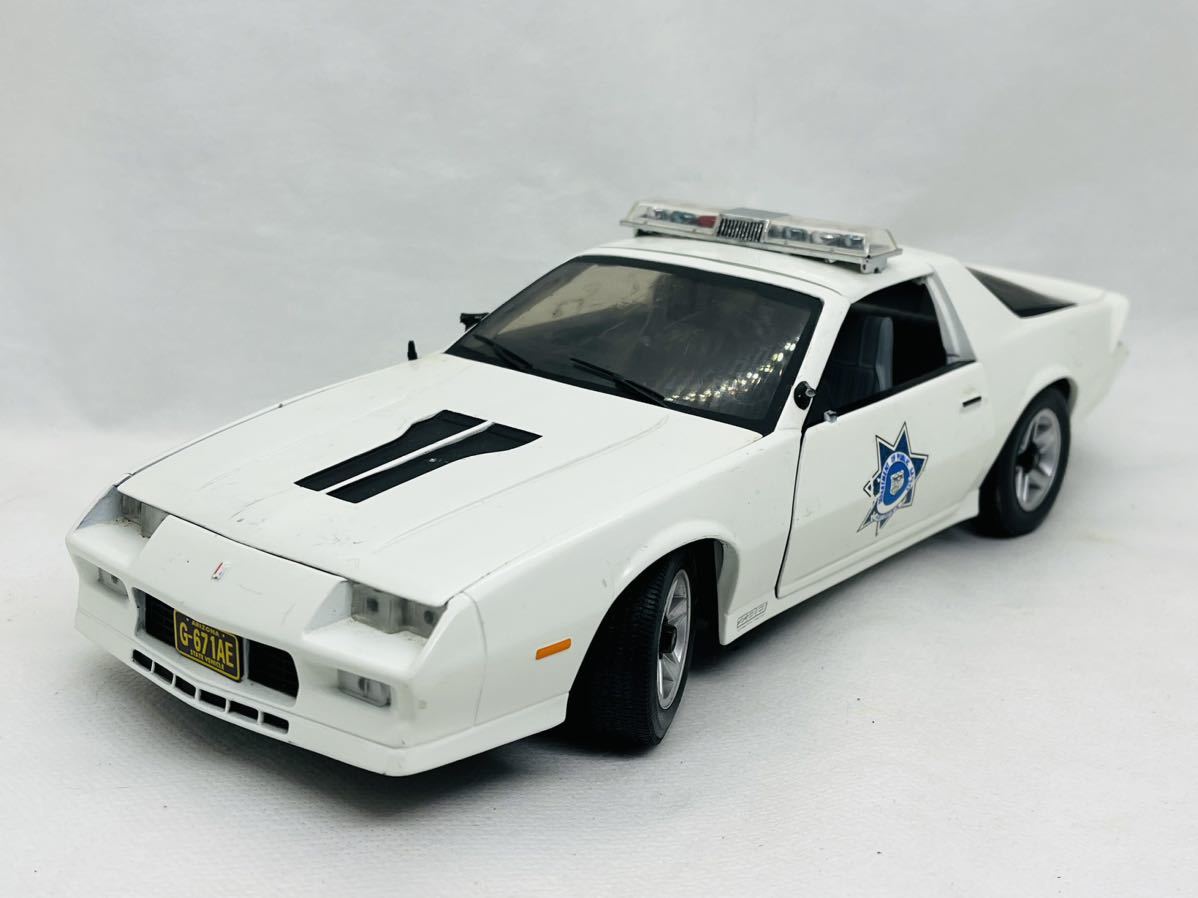 1/18 シボレーカマロ1982'アリゾナ警察パトカー SunStar 大型精密モデル(京商・オートアート)_画像1