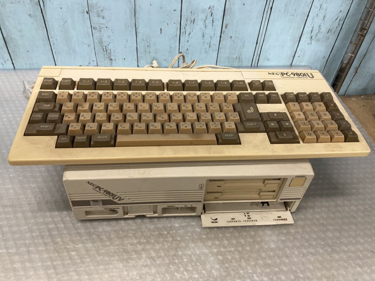 旧型PC NEC PC-9801UV パーソナルコンピューター 通電のみ確認　ジャンク（100s）_画像8