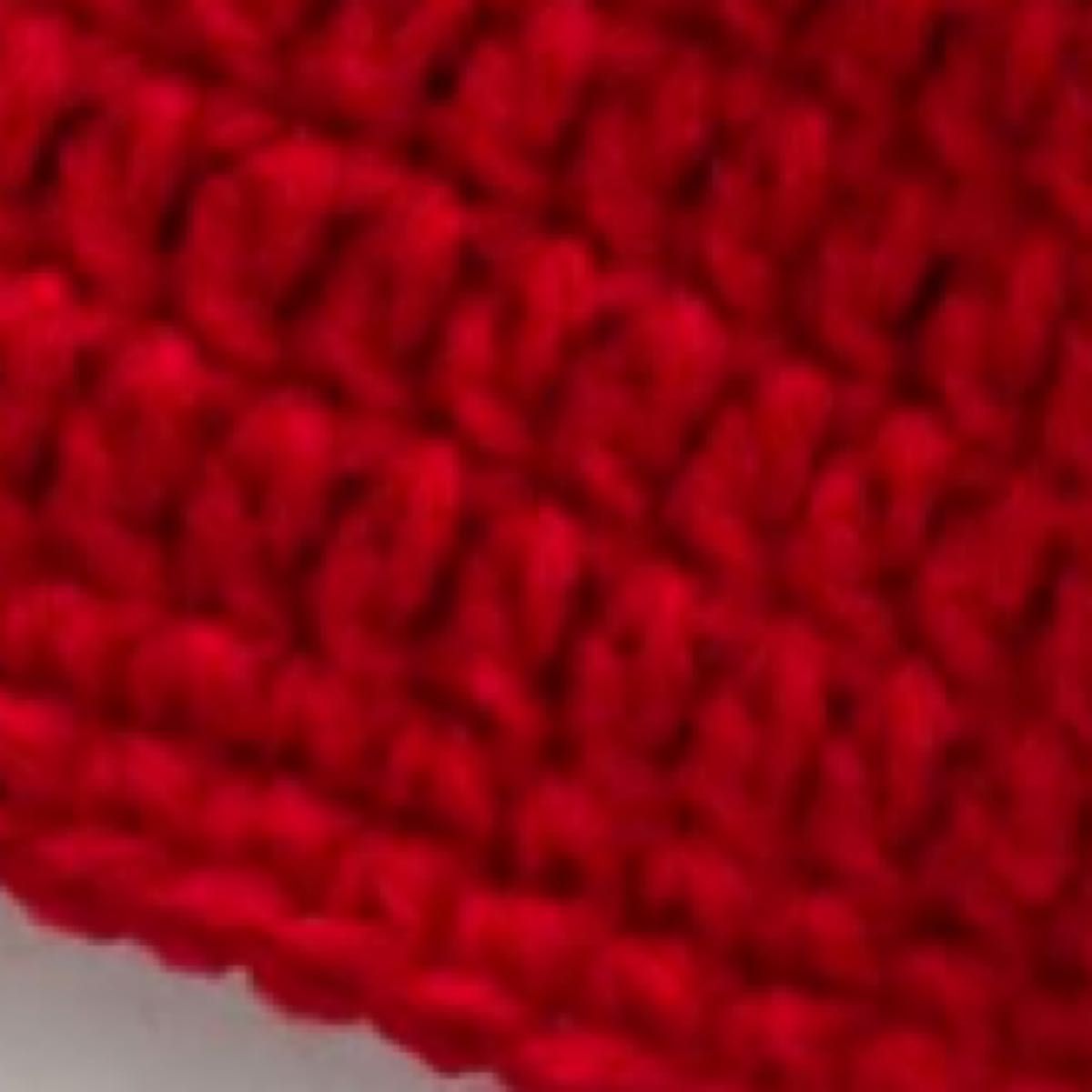 ハンドメイドメイド　手編み　りんご帽子　ふんわり暖かなアクリル00%