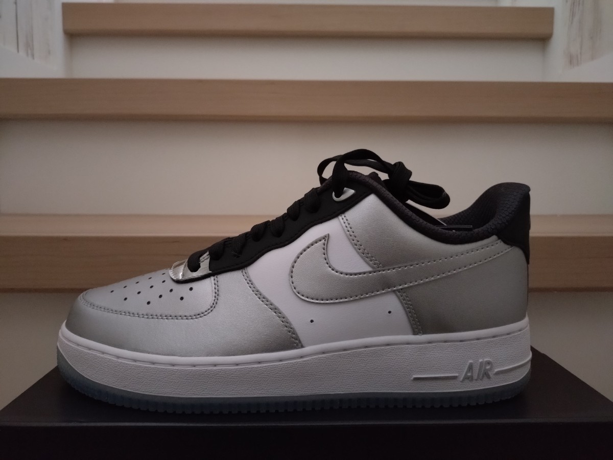 NIKE AIR FORCE1 LOW 1 07 SE 銀 シルバー 白 黒 WMNS 29cm ナイキ フォース ワン メンズ　28cm_画像1