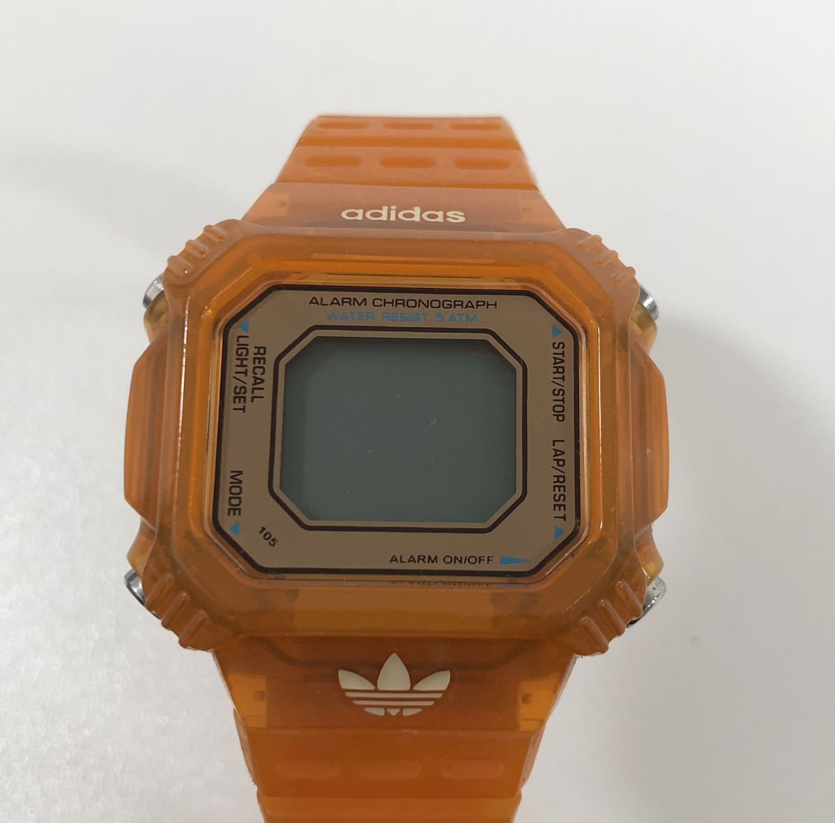 G※ adidas アディダス デジタル 腕時計 オレンジ シルバー 10-0282 ベルト 裂け目有り 傷 汚れ有り 電池切れ_画像1