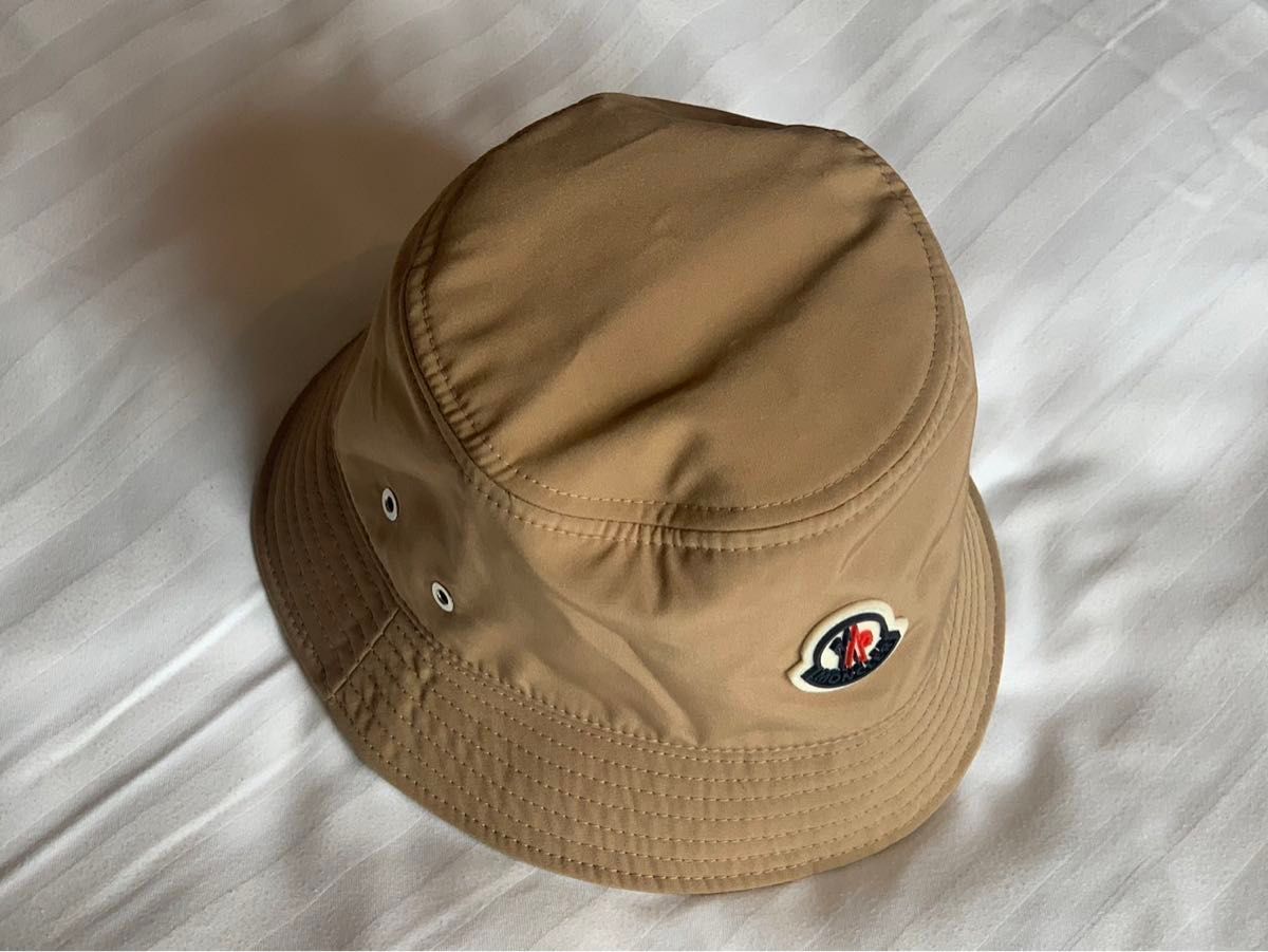 新品 MONCLER モンクレール バケットハット メンズ ベージュ 新品 MONCLER モンクレール バケットハット メンズ ベージュ