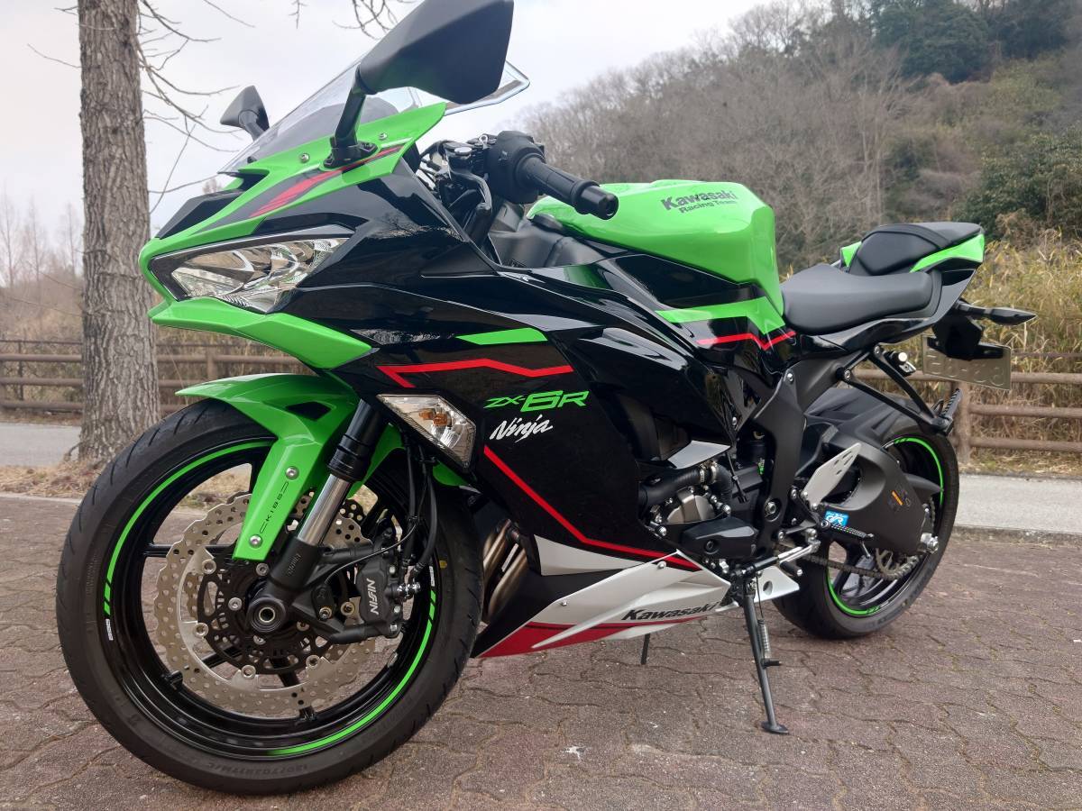 ZX-6R　KRTエディション　2022年式　走行800Km以下！！　室内保管！！　新品同様！！_画像3