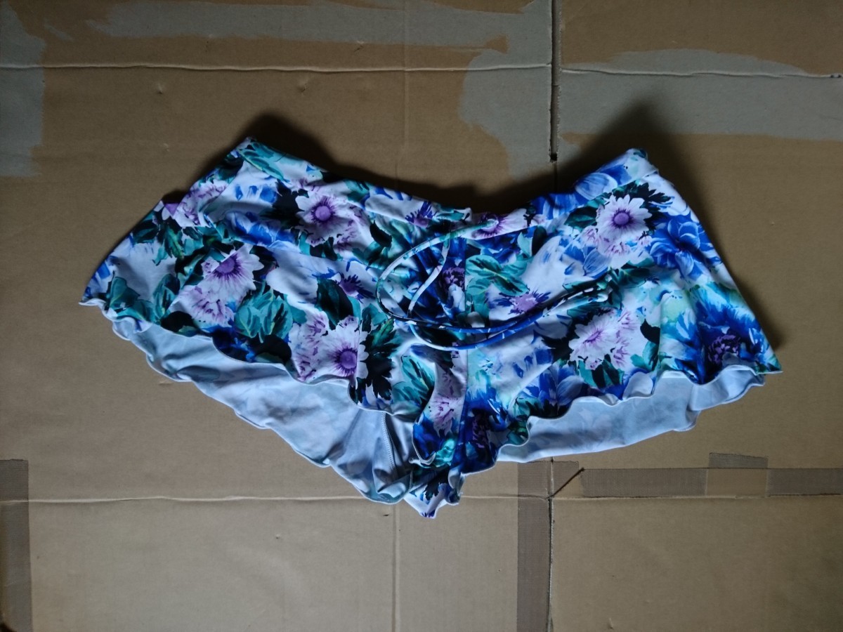  floral print bikini ( secondhand goods ) M size PEAK & PINE made short pants attaching 