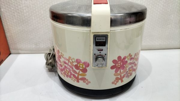 ■SANYO 三洋電機 電子ジャー 昭和レトロ アンティーク 炊飯器 EJ182DW 保温 1.8L 3段切替ロータリースイッチ 動作確認済 元箱付■Y_画像3