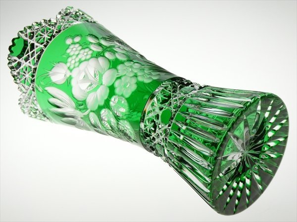 n843 Meissen マイセン クリスタル 緑被せ グラヴィールカット フラワーブーケ 大型 ベース 花瓶 飾壷 25.5cmの画像7