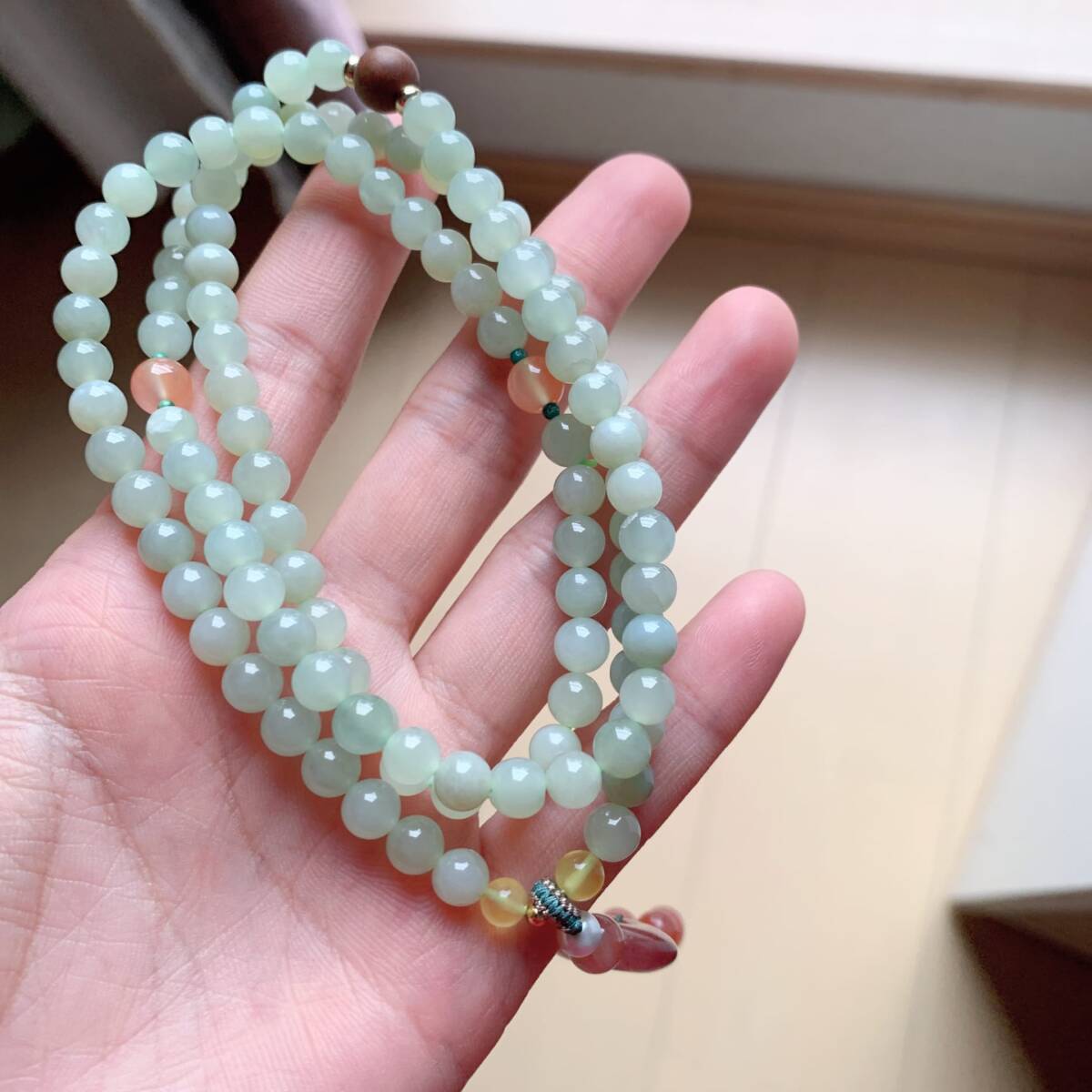 訳あり 和田玉+南紅瑪瑙+苺水晶+蜜蝋琥珀+白檀木 翡翠・ヒスイ