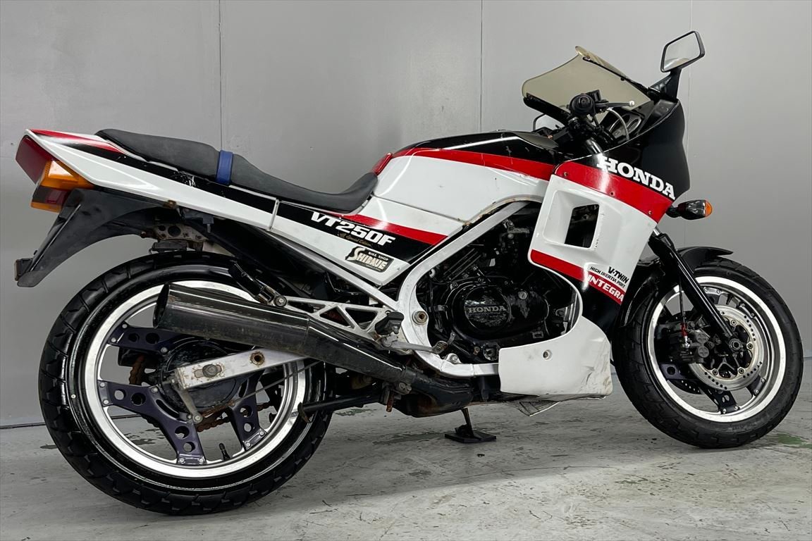 VT250Fインテグラ 売り切り！１円スタート！☆始動動画有☆エンジン好調！MC08！1985年！ノーマル！全国配送！福岡佐賀_画像2