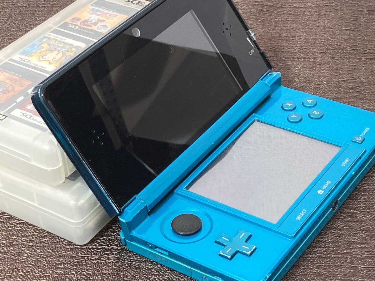 任天堂 Nintendo 3DS ブルー系　中古ジャンク　ソフト多数付き_画像3