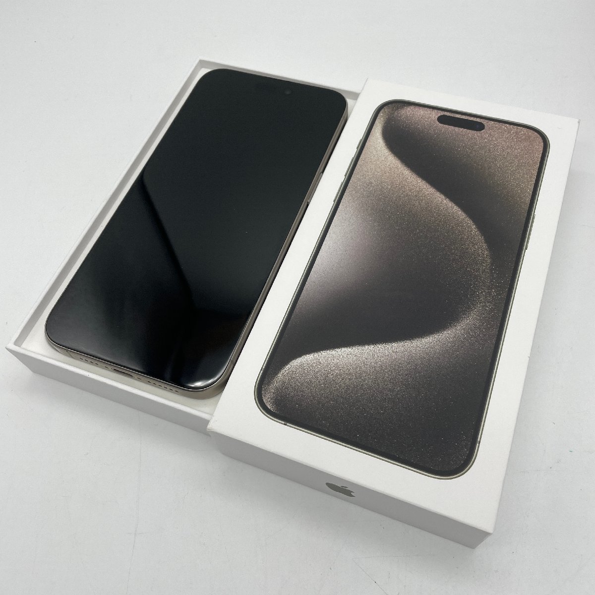 ω未使用【apple アップル アイフォン iPhone15PROMAX 256GB ナチュラルチタニウム SIMフリー A3105 MU6R3J/A スマートフォン】11258
