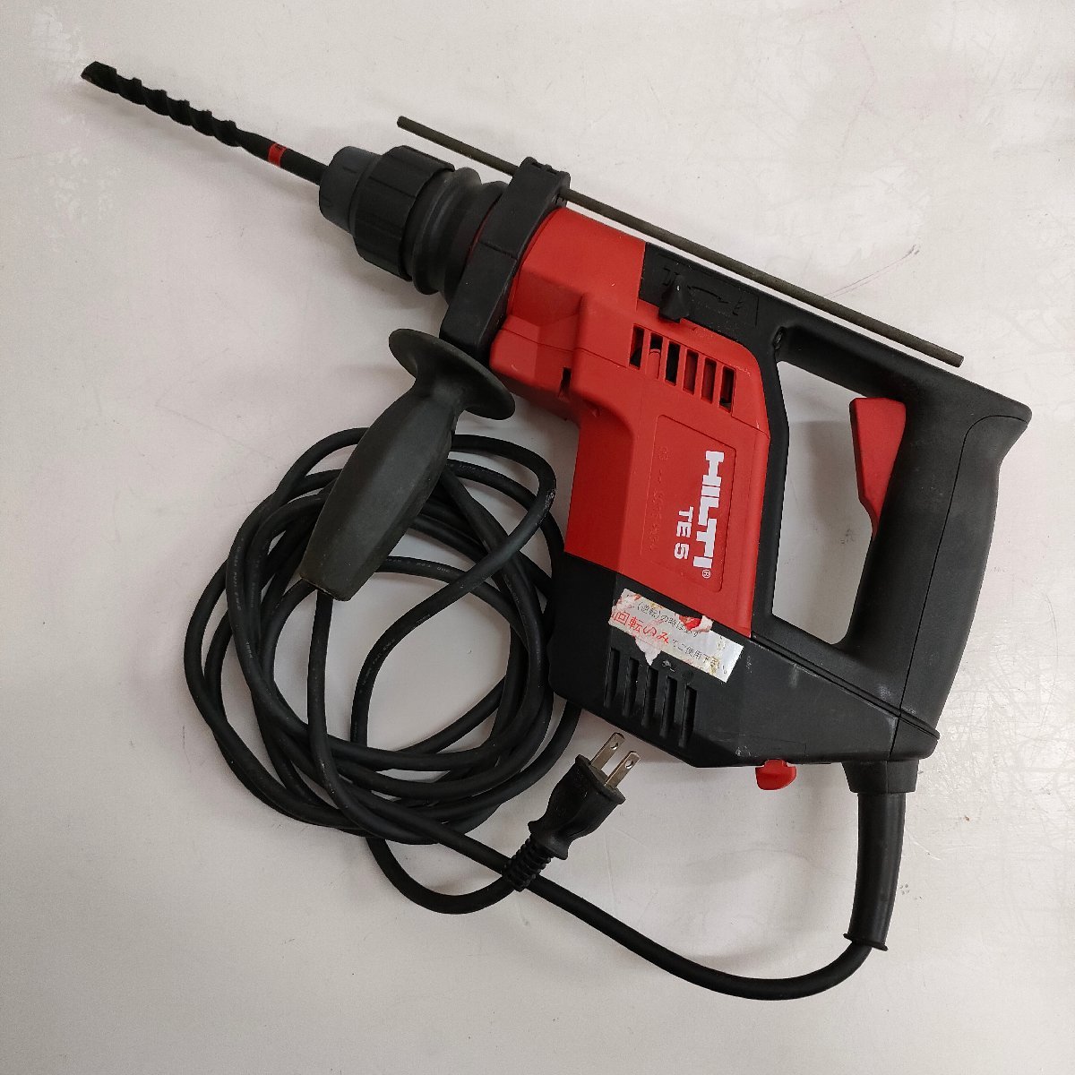 Σ希少品【HILTI ヒルティ ハンマドリル TE5 集塵装置 付き ビット2本 説明書 潤滑油 スプレー 拭き取り布 プロ 職人 工具 電動】OK16727_画像2