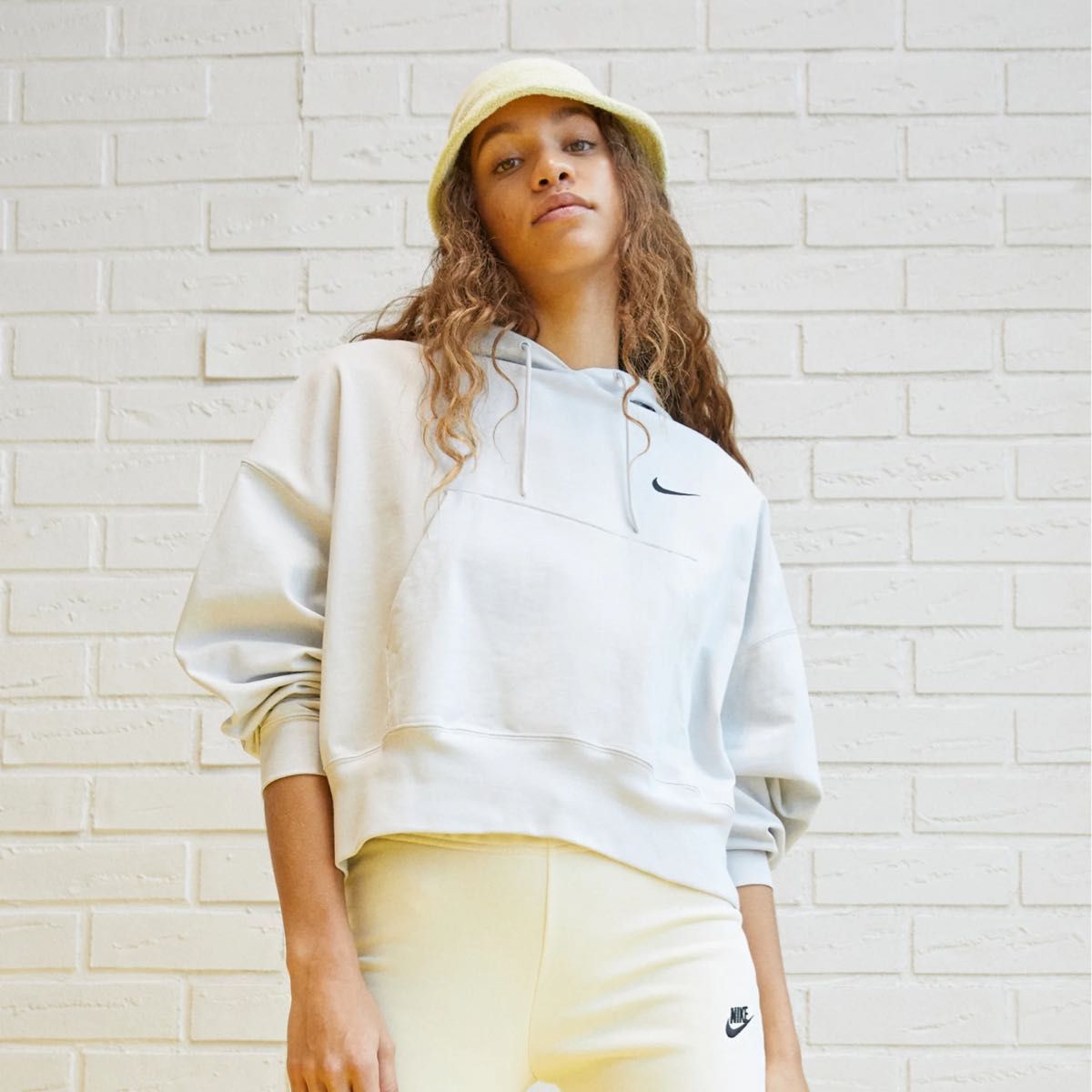 XL 新品 NIKE 白 ホワイト ショート丈ナイキ ウィメンズ XL 新品 NIKE 白 ホワイト ショート丈ナイキ ウィメンズ