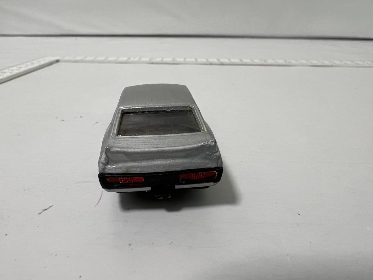 再塗装 トミカ 箱無し NO.74 ニッサン ローレル SGX 日本製 NISSAN LAUREL ミニカー 黒箱 tomicaの画像4