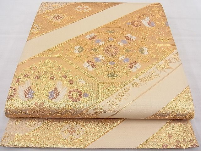 平和屋野田店■西陣　六通柄袋帯　向かい鳥正倉院花唐草文　金糸　逸品　n-fw5358_画像1