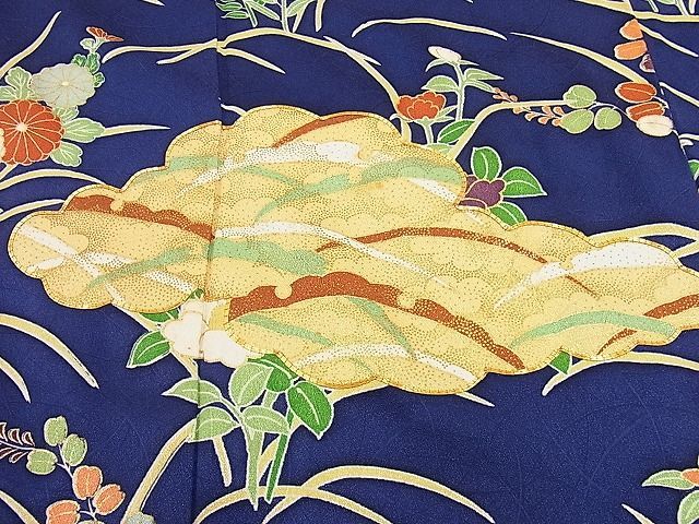 平和屋野田店■訪問着　駒刺繍　雲取り芝草花文　金彩　逸品　n-ip2581_画像3