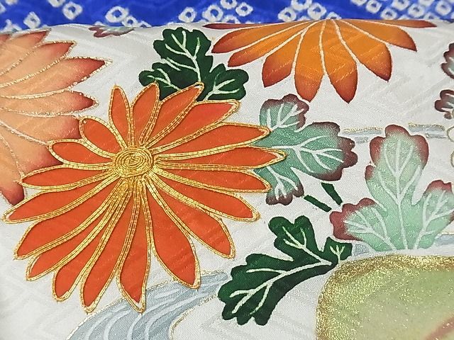 平和屋1■豪華振袖　総絞り　駒刺繍　雲取り花文　金彩　逸品　ng3758_画像6