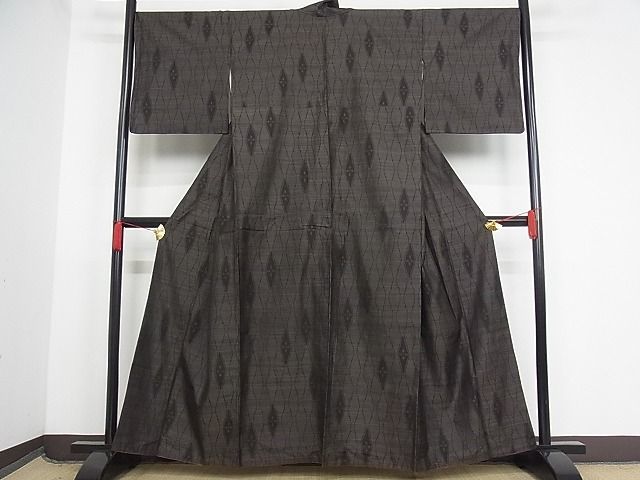 平和屋-こころ店■本場大島紬　立涌花文　着丈158cm　裄丈68cm　正絹　逸品　1B-np1944_画像1