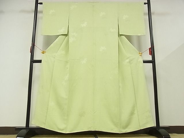 平和屋-こころ店■上質な色無地　唐草地紋　抹茶色　着丈156.5cm　裄丈62.5cm　正絹　逸品　B-zg8465_画像1