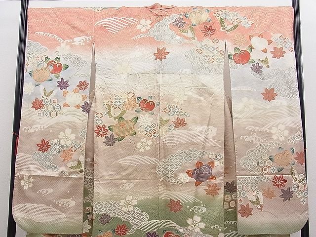 平和屋野田店■豪華振袖　駒刺繍　雲取り吉祥立花花蝶文　暈し染め　金銀彩　逸品　n-fw1956_画像2