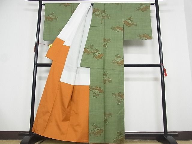 平和屋-こころ店■本場大島紬　7マルキ　草花文　着丈159cm　裄丈64.5cm　正絹　逸品　1B-wt2002_画像2