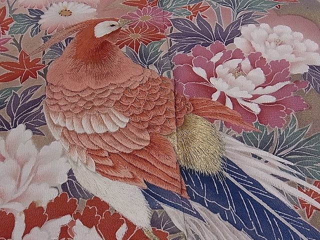 平和屋川間店■豪華黒留袖　刺繍　立波尾長鳥花文　暈し染め　金糸　逸品　ch2890_画像4