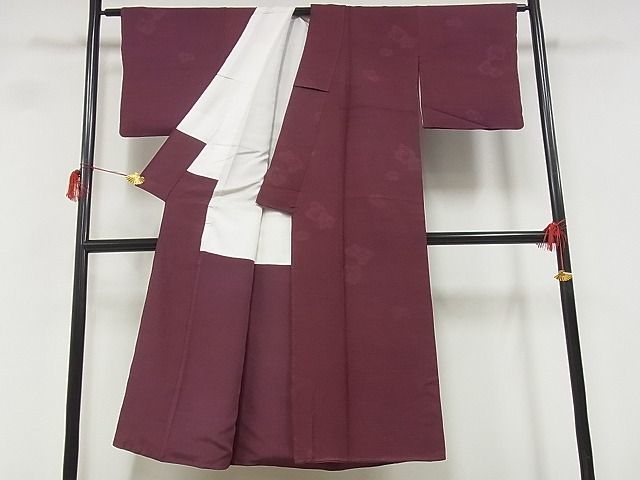 平和屋-こころ店■上質な色無地　草花地紋　葡萄色　着丈140cm　裄丈63.5cm　正絹　逸品　B-zg9082_画像2