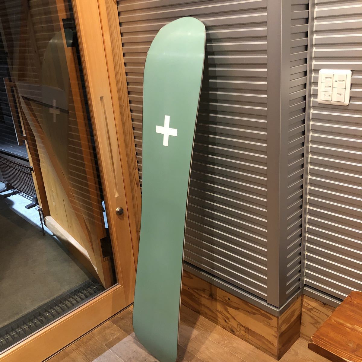 2023-2024 west snowboard ウエスト　スノーボード　ユートピア　152cm パウダー　フリーライド　新古品　傷無し　_画像3