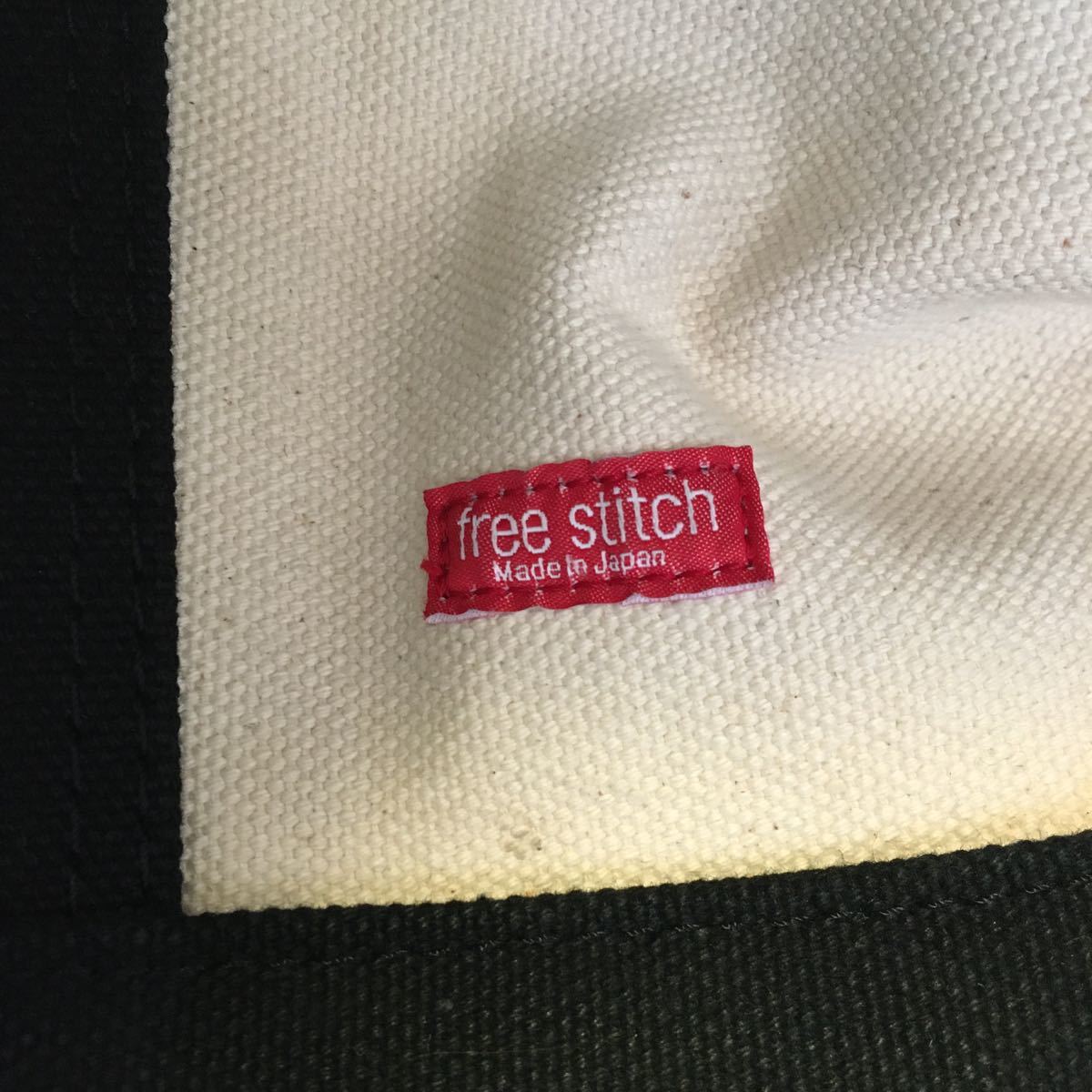 YN/1087 free stitch フリースティッチ ペットキャリー トートバッグ スクエア ツートン ホワイト×ブラック リード付き Mサイズの画像7