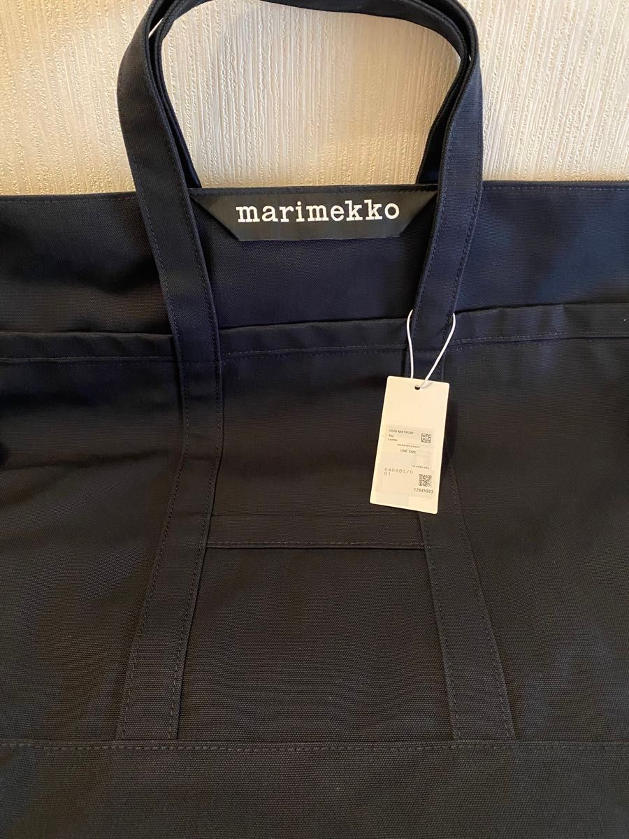 marimekko マリメッコUUSI MATKURI  トートバッグ　ウーシ マツクリ キャンバストートバッグ　ブラック　黒