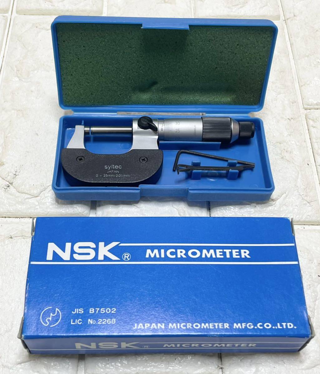 希少！ 未使用 ！？ NSK MICROMETER マイクロメーター 25mm YAB02 M syltec 測定器 日本製 0-25mm お宝 コレクター A16_画像1