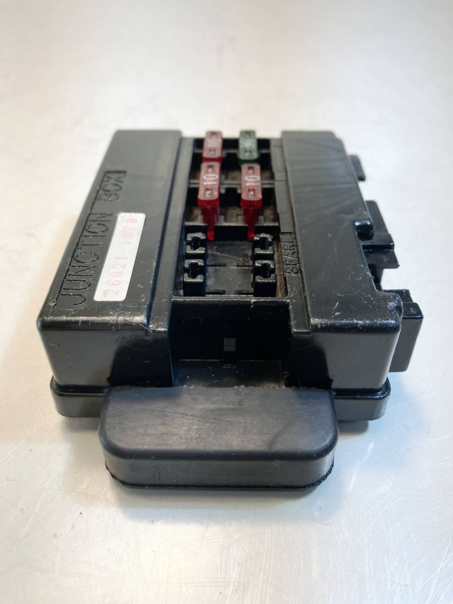 ゼファー400/ヒューズ ボックス ZR400C 純正 ジャンクション ゼファー400/ヒューズ ボックス ZR400C 純正 ジャンクション