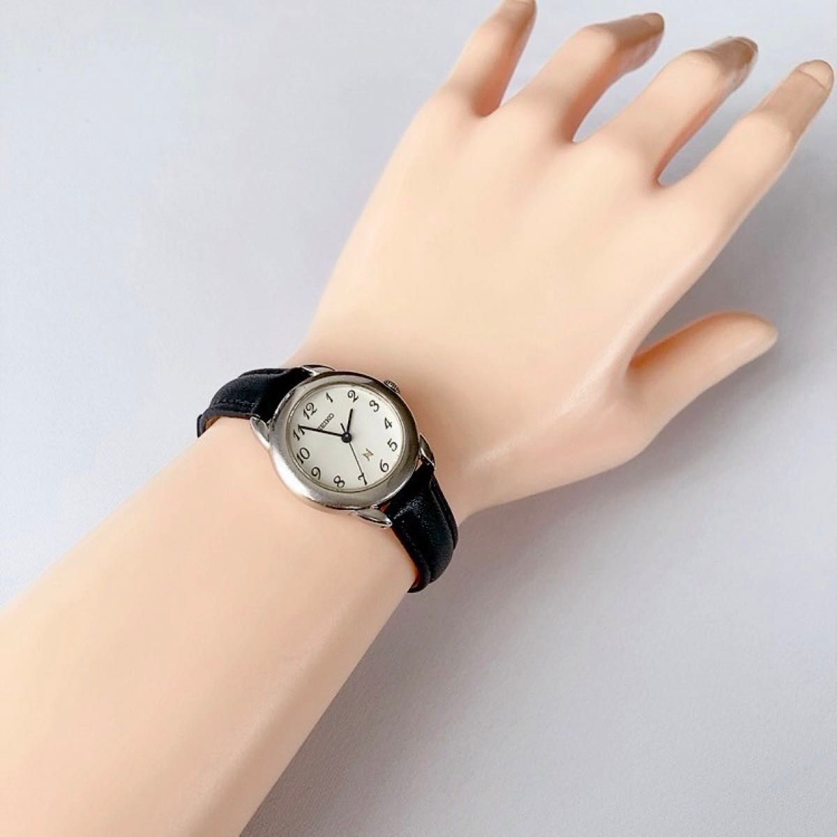 SEIKO  Noie ノイエ　レディースクォーツ腕時計　電池交換済み