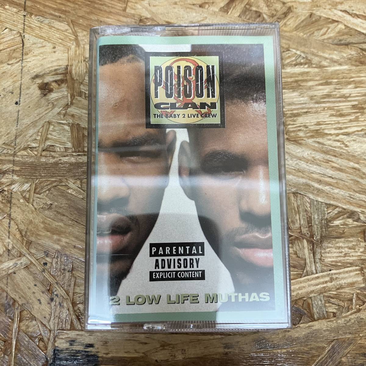 シ HIPHOP,R&B POISON CLAN - 2 LOW LIFE MUTHAS アルバム TAPE 中古品_画像1