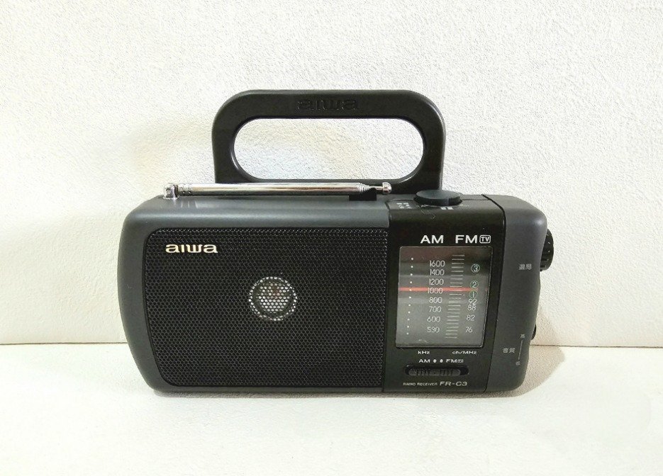 ★未使用★ aiwa アイワ ポータブルラジオ FR-C3 AM/FM 2バンド ブラック 昭和レトロ 1985年製 レトロ 当時物 ヴィンテージ_画像1