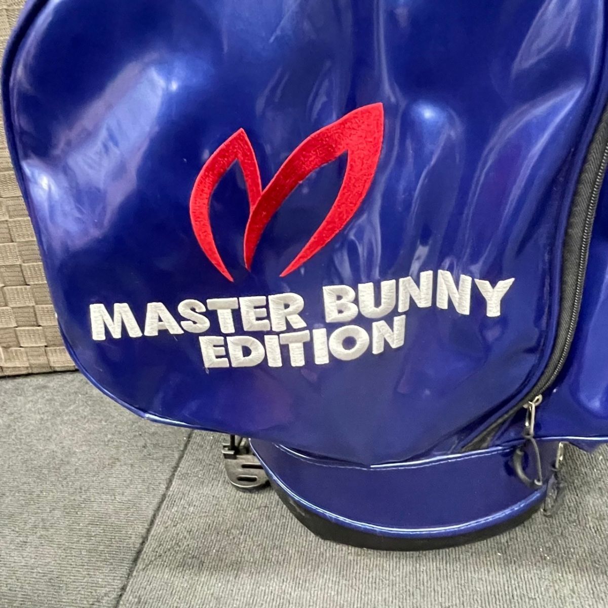 S821-O15-4685 MASTER BUNNY EDITION マスターバニーエディション キャディバッグ ゴルフバッグ 6分割 ブルー系 ③_画像2