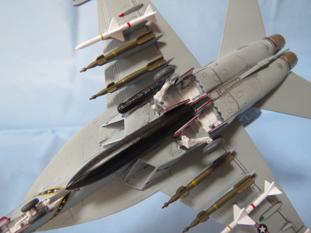 【リペイント完成品】1/144 『 F/A-18F SUPER HORNET 』第103戦闘攻撃飛行隊 「ジョリーロジャーズ」CAG機 75th Aninversary_画像8