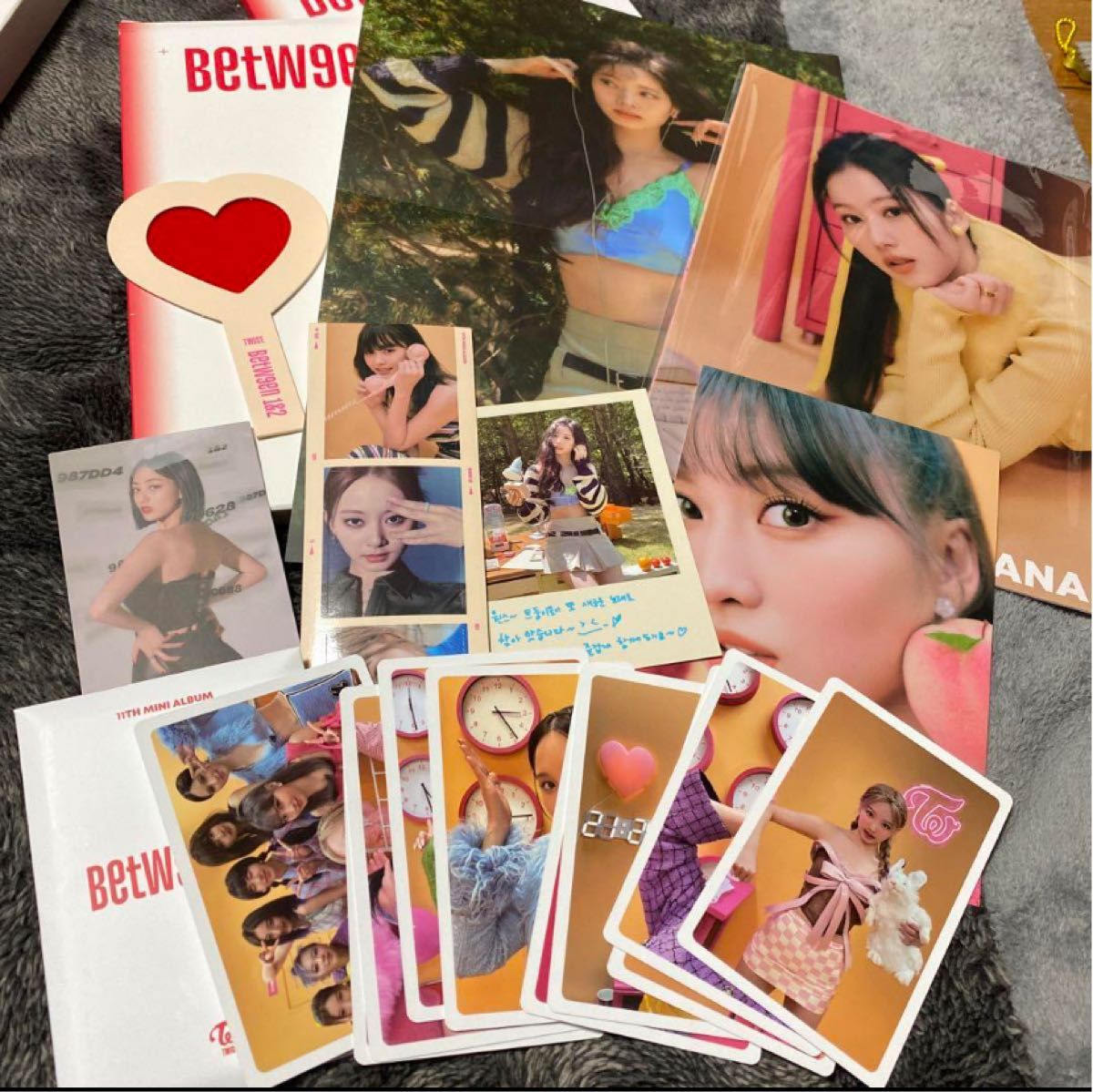 twice Betw9en 1&2 MINI ALBUM  11TH 付属品のみ　トレカ　カード　写真　ポスター　韓国アイドル