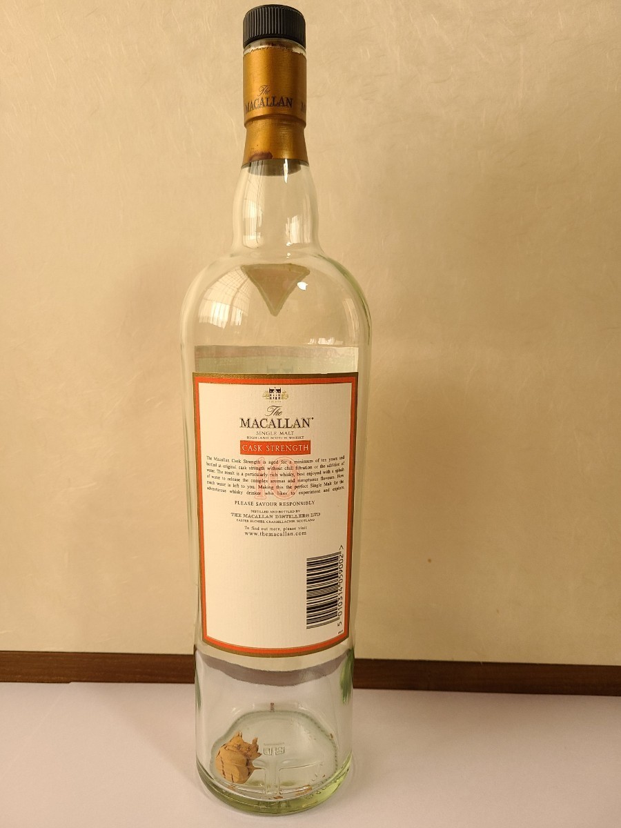 マッカラン カスクストレングス 空瓶 1000ml MACALLAN　スコッチウイスキー _画像2