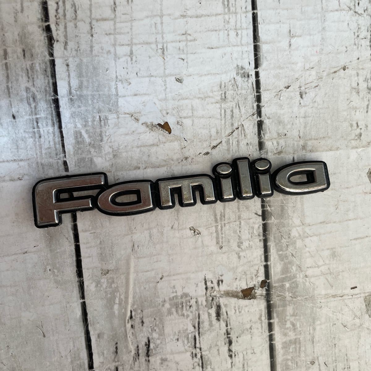 MAZDA Mazda Familia Familia emblem . quality plastic that time thing 
