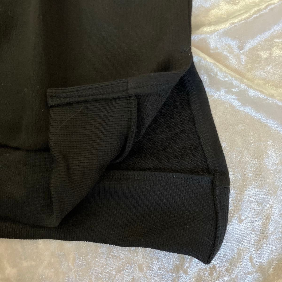 スウェット トレーナー キーネック 裾袖リブ 脇スリット ブラック Mサイズ 新品未使用