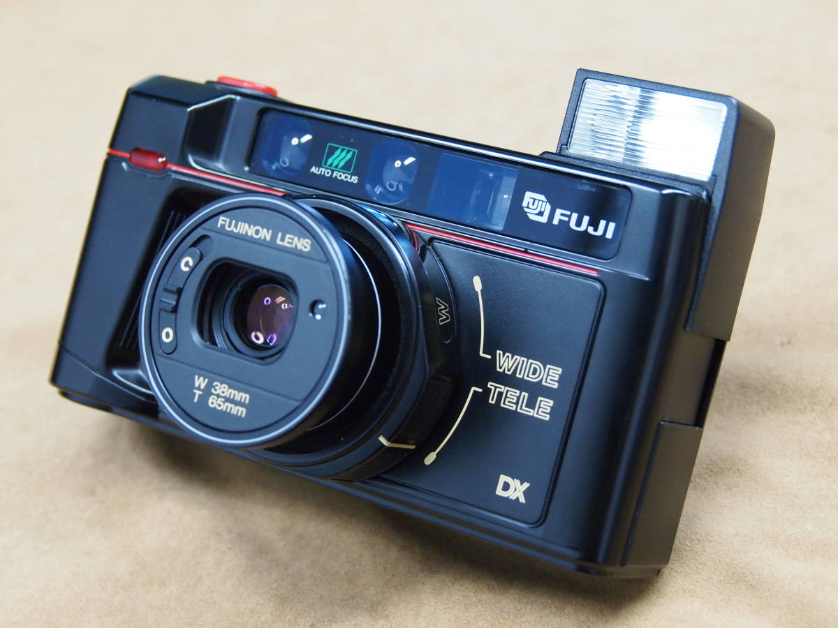 美品 FUJI フジ TW-300Ⅱ DATE 昭和レトロ フィルムカメラ 38mm65mm 2焦点_画像2